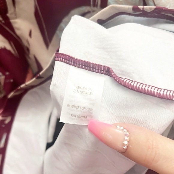 Garnet Hill Maroon Tropical Floral Long Sleeve Rash Guard Quarter Zip Top - Picture 5 of 9